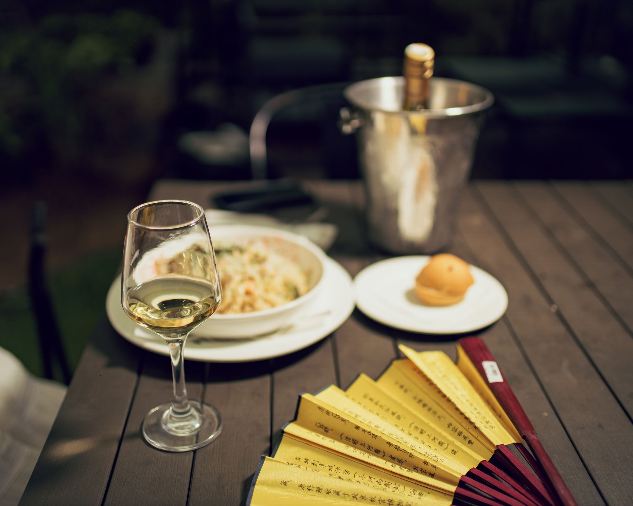 Seasonal signature plate